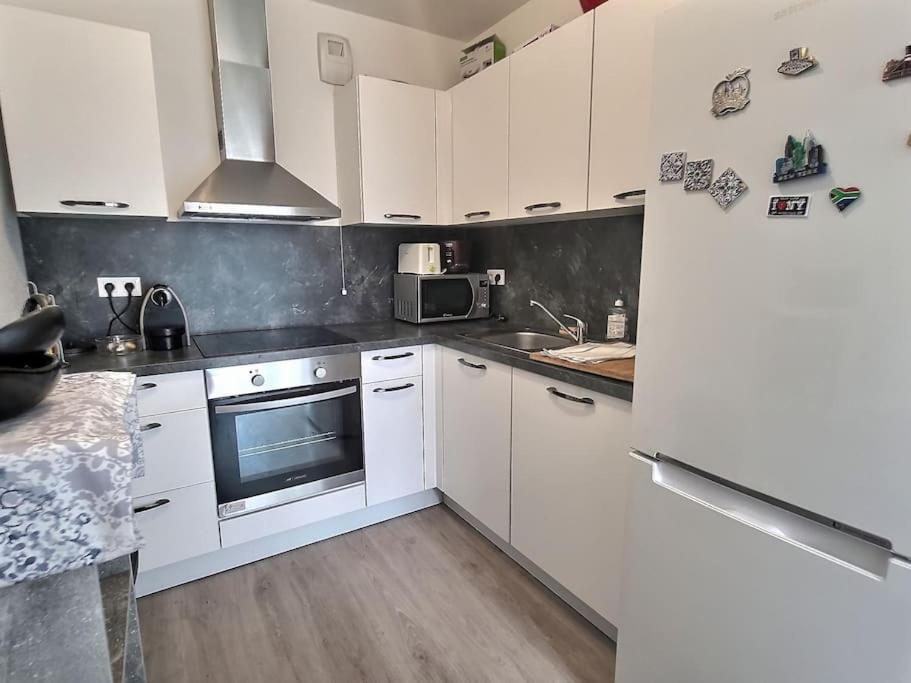 Superbe Appartement Avec 2 Balcons - Vue Sur La Cathedrale Environ 15 Min En Tram Strasbourg Exteriör bild